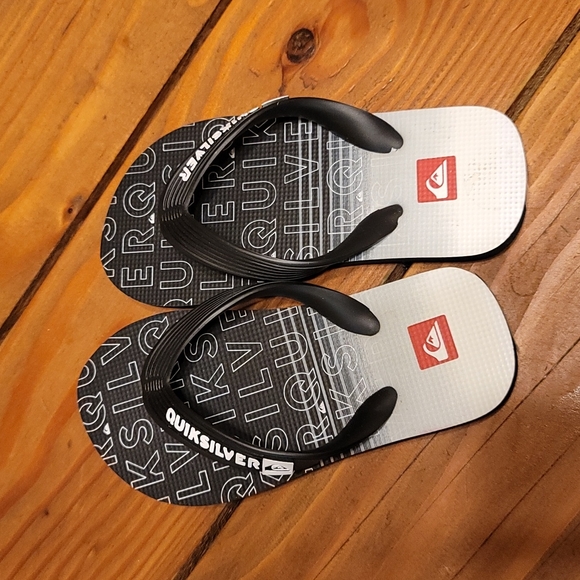 NWOT‎ Quicksilver sandals - Picture 2 of 3